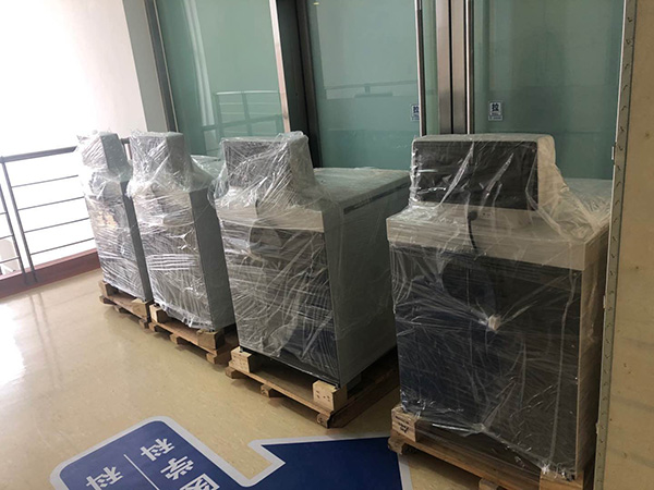 上海市公共卫生临床中心紧急供应了一批落地式高速冷冻离心机